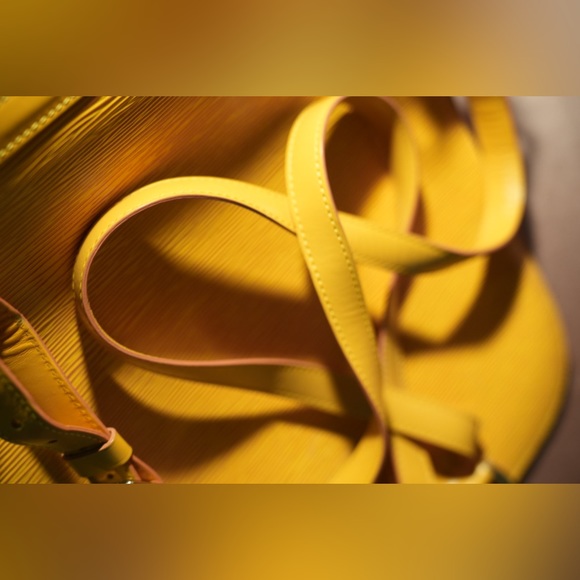 Used Louis Vuitton Epi Gobelin M52299 Women's Backpack Jaune - Picture 4 of 8